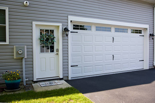 24/7 Emergency Garage Door Panel Replacement experts in Stillman Valley, IL